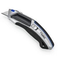 Cúter profesional Dahle 10891 de cuerpo metálico con guía automática y mango de goma
